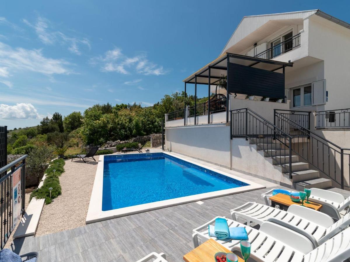 Scenic Sea View,Three Bedroom Villa With Pool Трогир Экстерьер фото