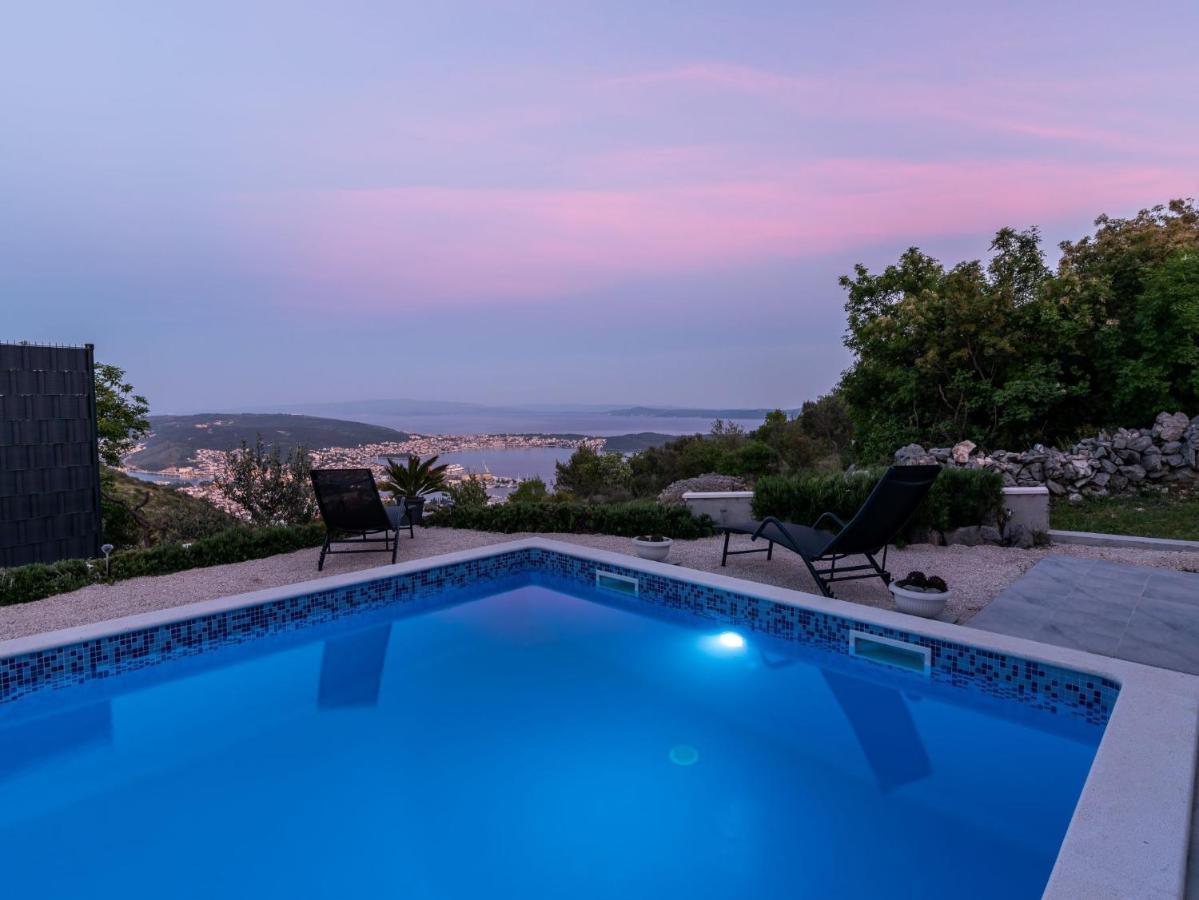 Scenic Sea View,Three Bedroom Villa With Pool Трогир Экстерьер фото