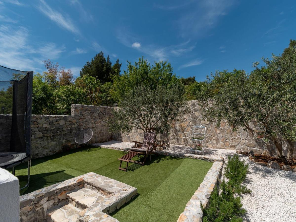 Scenic Sea View,Three Bedroom Villa With Pool Трогир Экстерьер фото